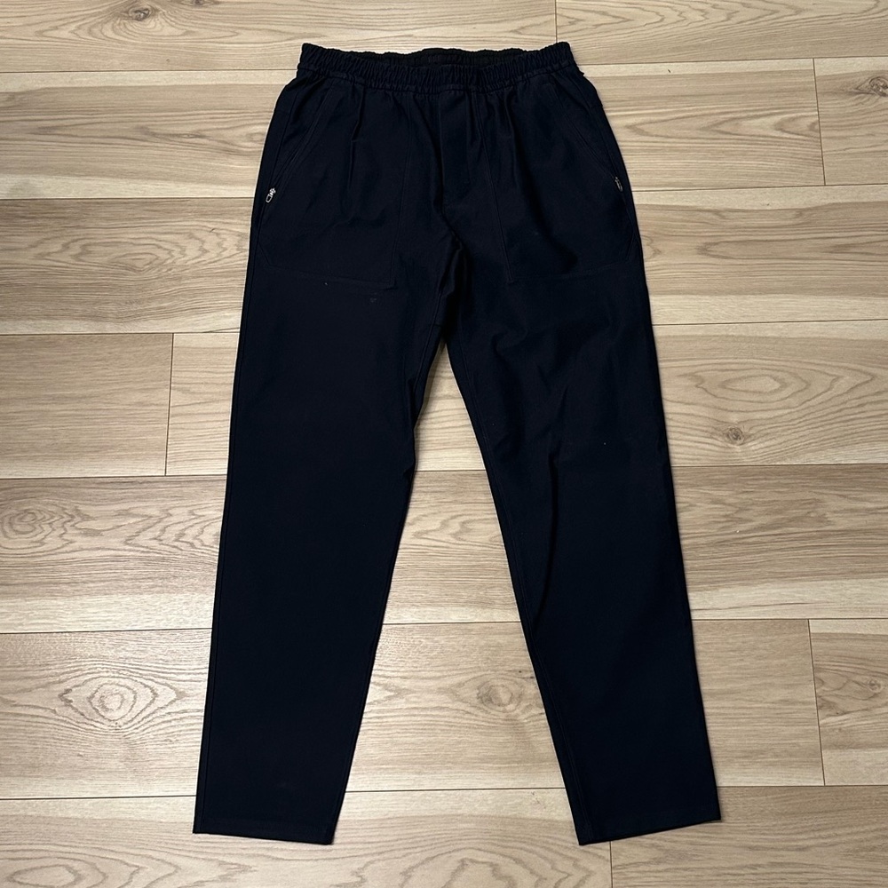 Lululemon Men’s Utilitech Pull-on Classic Fit 30”